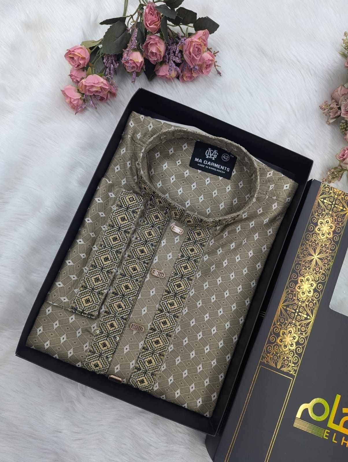 ডিজিটাল প্রিন্টেড সিকুয়েন্স এমব্রয়ডারি পাঞ্জাবি